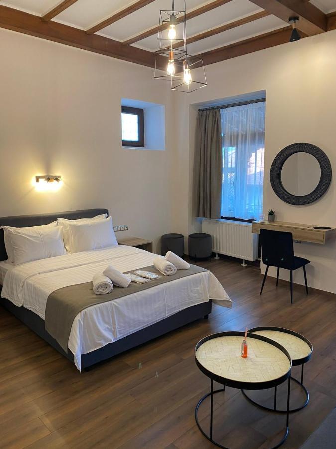 11 Luxury * Metsovo